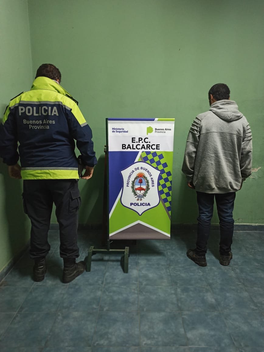 No respetó una orden de restricción de acercamiento y fue aprehendido