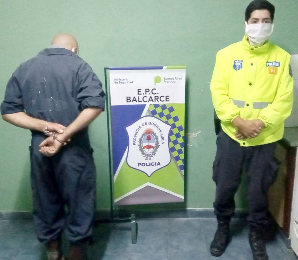 Persiguen y aprehenden a un individuo  que tenía elementos de dudosa procedencia