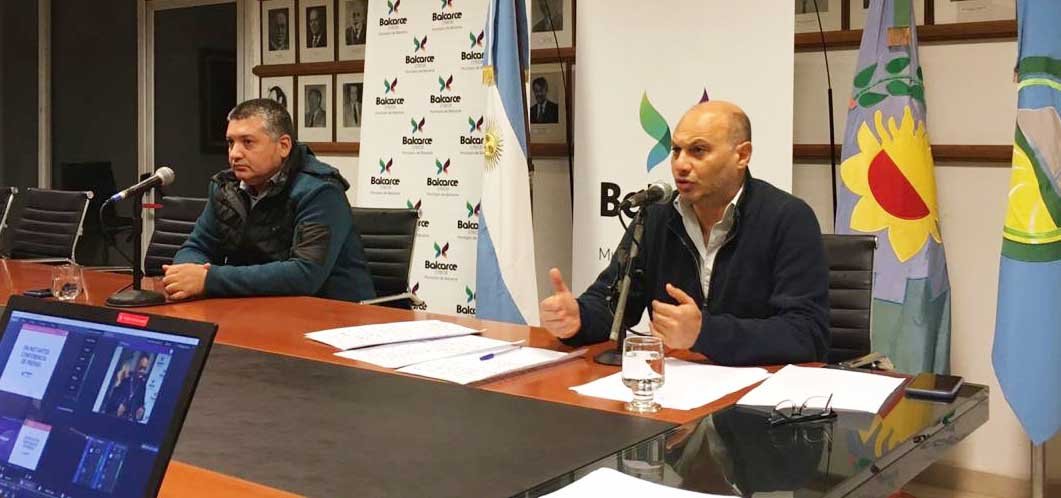 Desde hoy, es obligatorio el  uso de barbijos "caseros"
