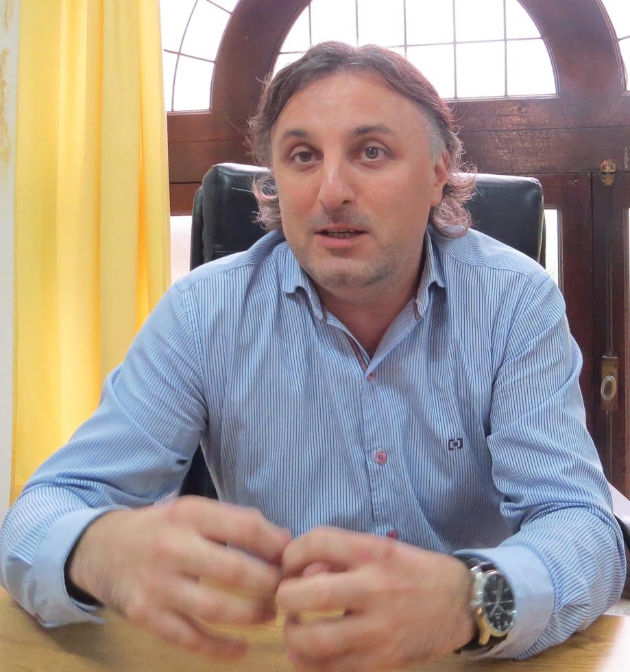 El impacto negativo en las arcas municipales y  la necesidad de fondos extras para poder pagar   