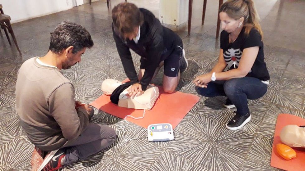 CLUB SPORTIVO TRABAJO: Desfibrilador Externo Automático