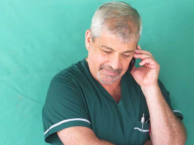 Médico Fernando Islas: «No hay teorías conspirativas»