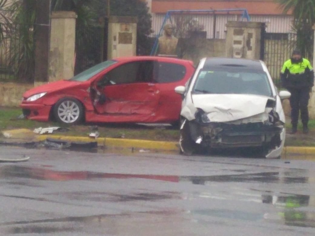 Espectacular choque en del Valle y calle 2
