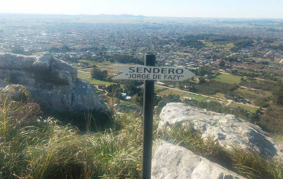 Señalizaron el sendero «De Fazy»: lo  hicieron los propios hijos de Jorge