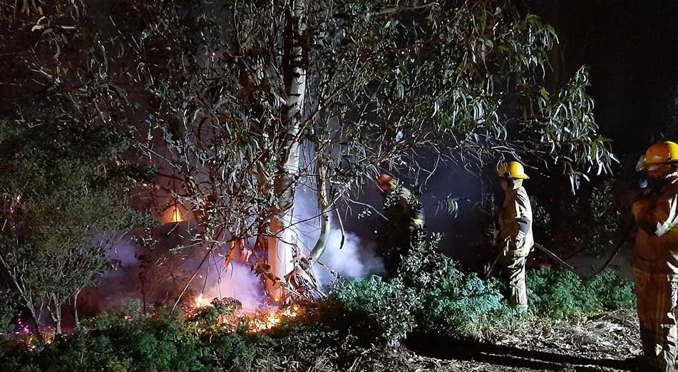 Dos incendios extinguieron los bomberos