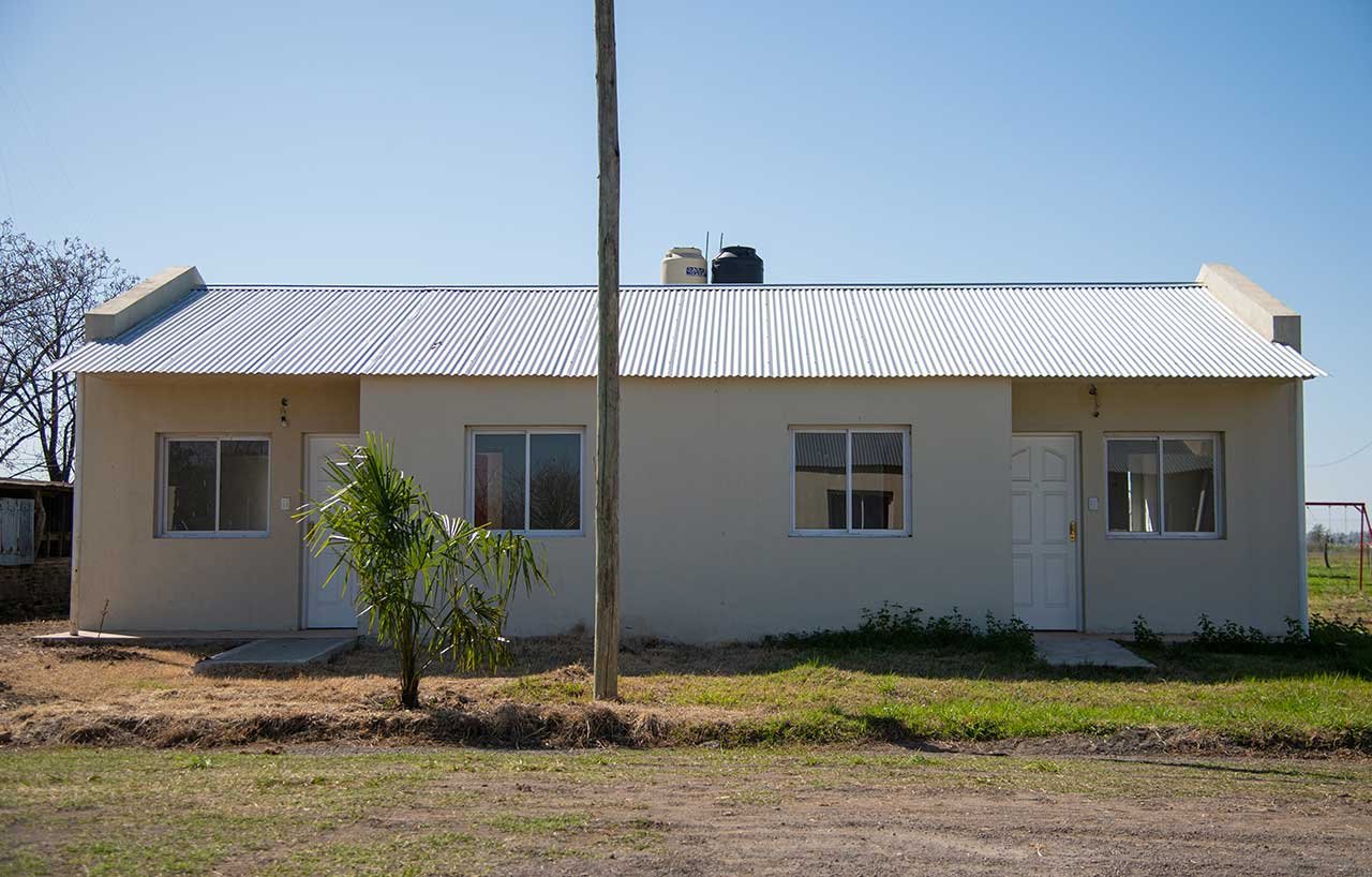 Tres Sargentos: La Provincia y el Municipio entregaron viviendas en Carmen de Areco
