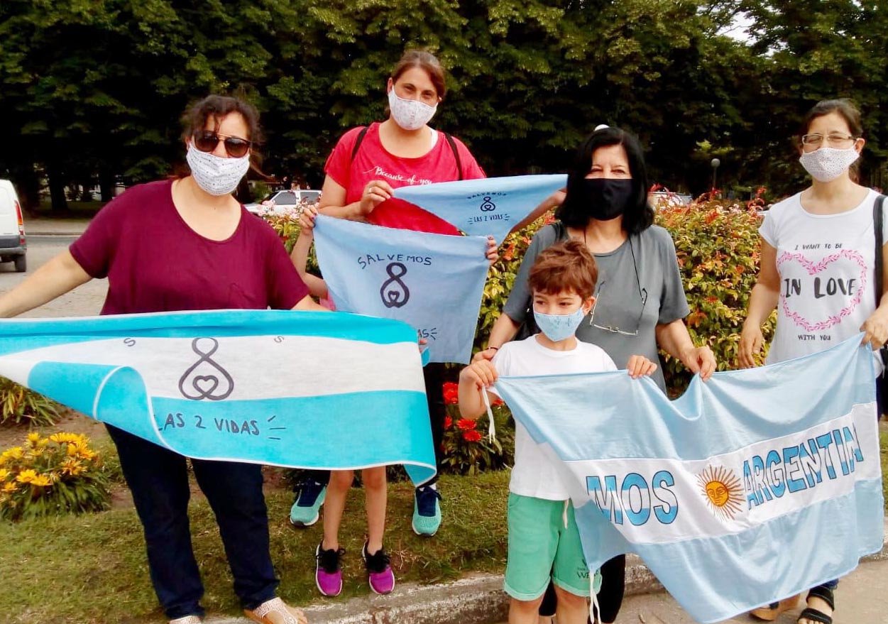 En defensa de las dos vidas, una "marcha  celeste" recorrió las calles de la ciudad