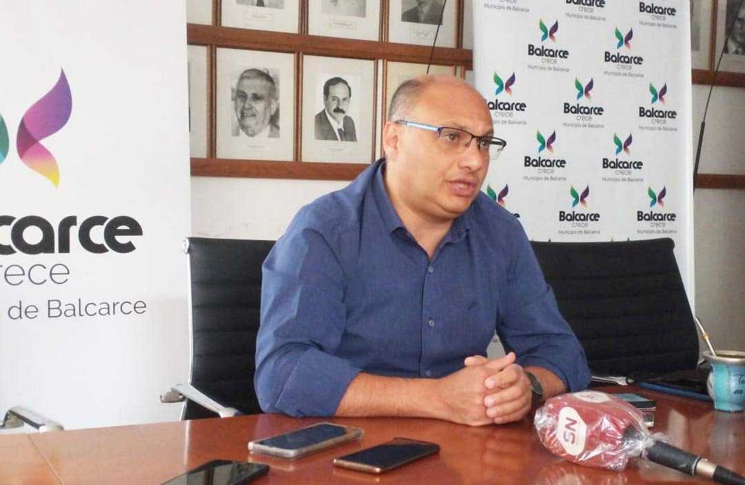 "Prácticamente nos teníamos que arrodillar para que le conecten el  agua a la gente humilde"