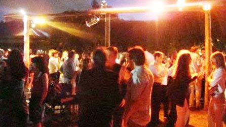 Autorizarán las fiestas al aire  libre de hasta 200 personas