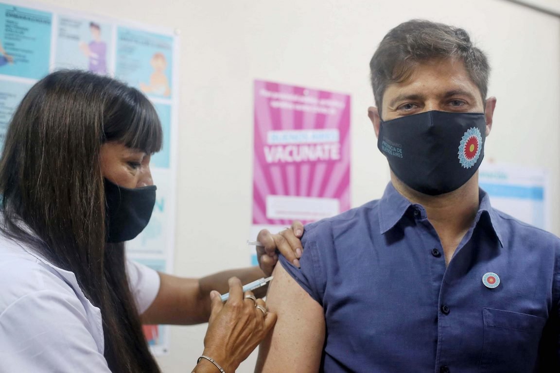 Axel Kicillof se aplicó la  vacuna contra el Coronavirus