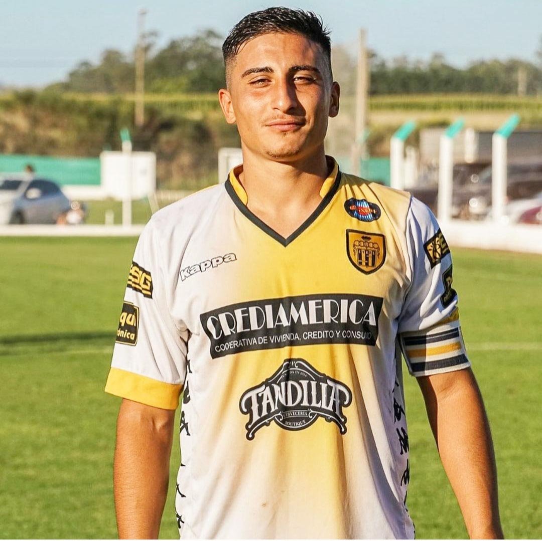 Facundo Fernández debutó  en Primera con la camiseta de   Santamarina
