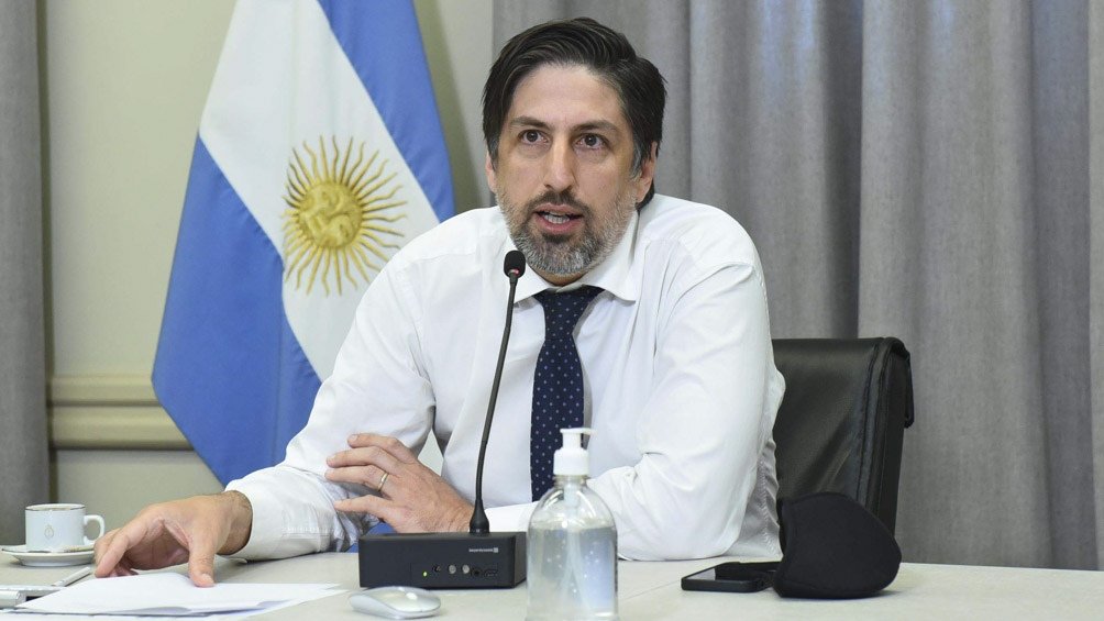 Trotta insistió en que las clases presenciales serán "escalonadas" y con "alternancia"