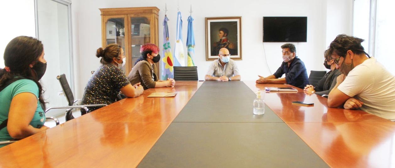 El Intendente recibió ayer a vecinos  de la zona de Av. Italia (107) y calle 2