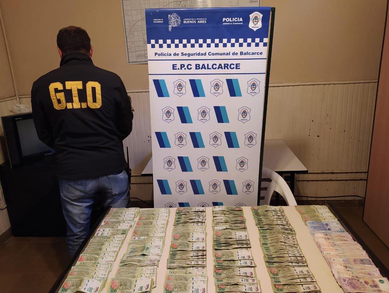 Sustrajo $ 150.000  a un repartidor; fue  descubierto por las cámaras de seguridad