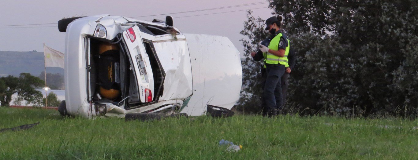 Vuelco en la Autovía: tres personas heridas