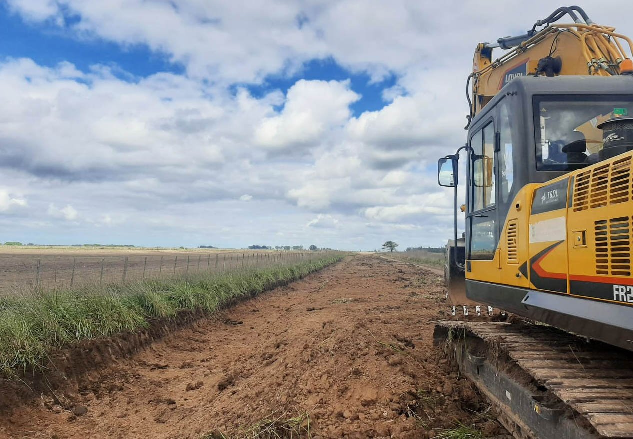 Se están realizando importantes obras de canalización en caminos rurales