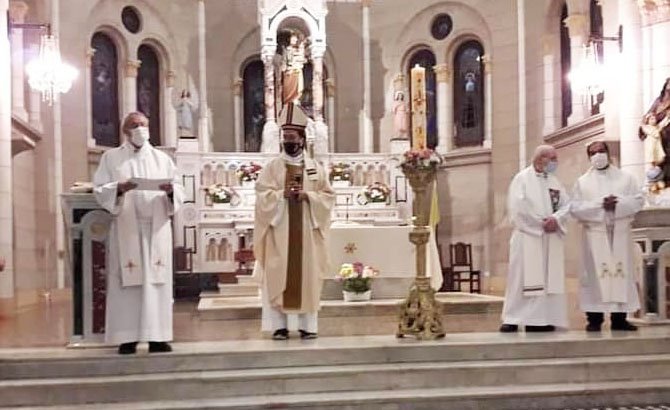 Jóvenes "siembran" para brindar un servicio  pastoral en su comunidad