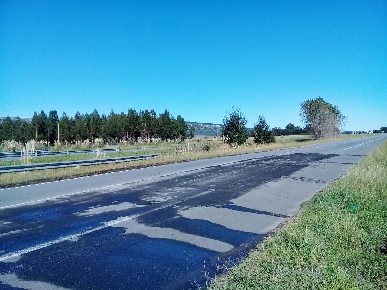 Realizaron reparaciones en el asfalto de la autovía 226