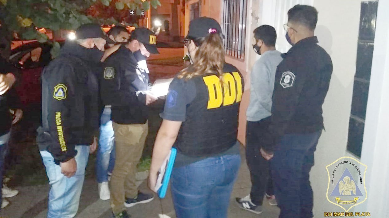 La DDI allanó una vivienda  y encontró un  cultivo de marihuana en una habitación