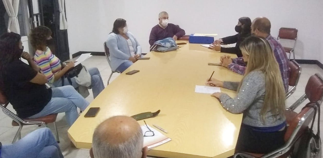 Los doctores Islas y Spinelli  concurrieron anoche al Concejo