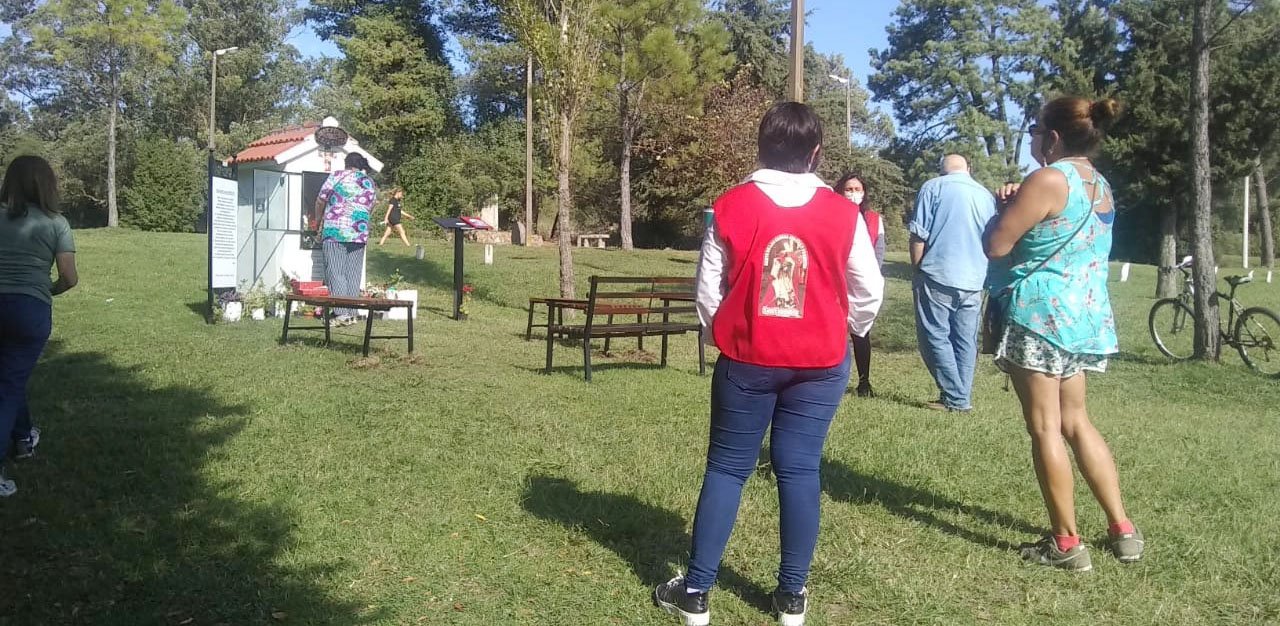 Siguen mejorando el lugar donde está la ermita