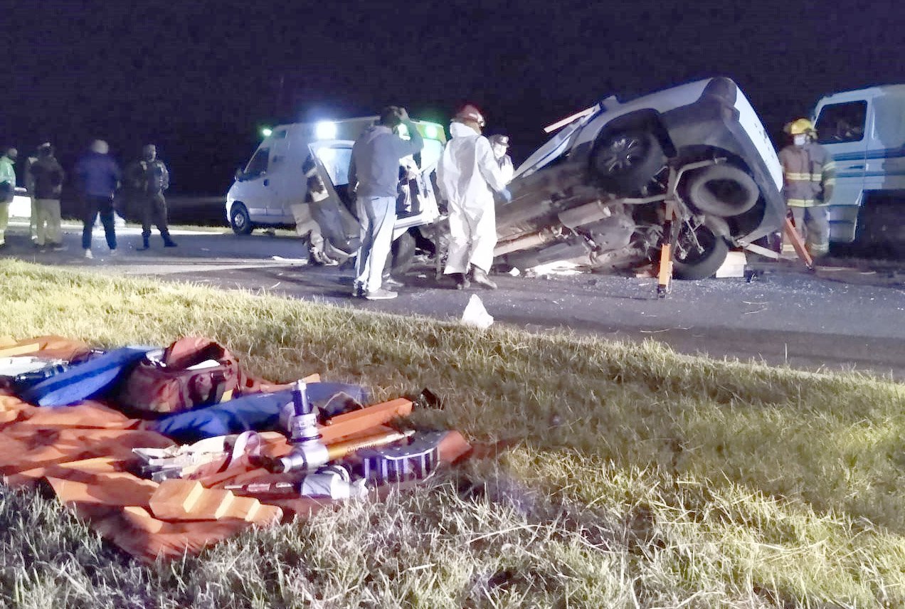 Camioneta impactó contra  un acoplado: un herido