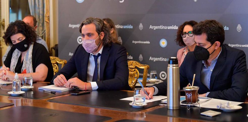 Epidemiólogos, preocupados por la "saturación" del sistema sanitario y el "estrés" del personal