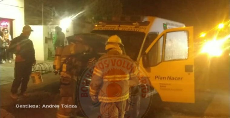 Los bomberos combatieron dos incendios  que se registraron en forma casi simultánea