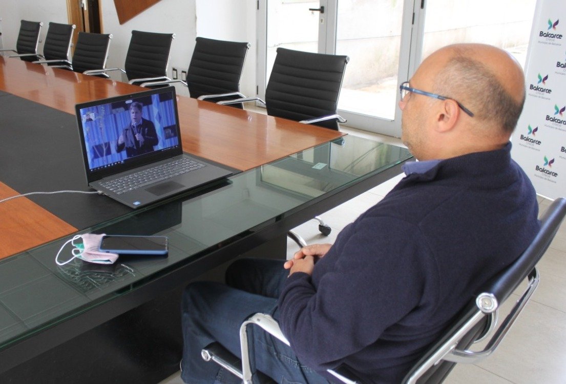 Reino mantuvo un encuentro on-line con el Presidente y el Gobernador