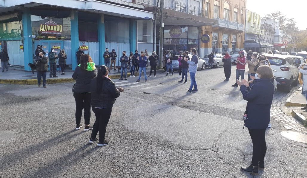 Comerciantes advierten que abrirán sus  puertas pese a la prohibición vigente