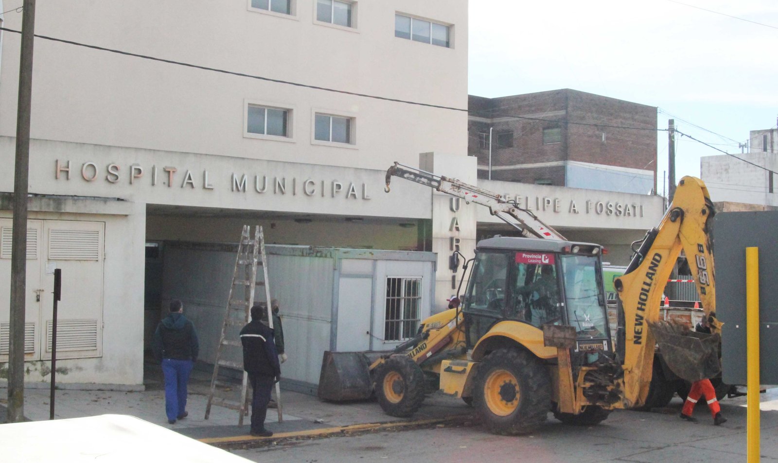 La "carpa verde" del hospital fue reemplazada por  un container calefaccionado provisto por McCain