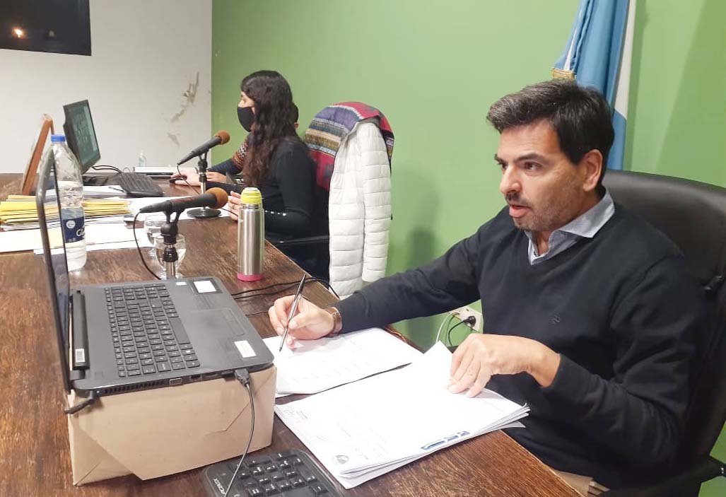 "Dato mata relato": encendido debate por créditos para viviendas y el rol de la ARBal
