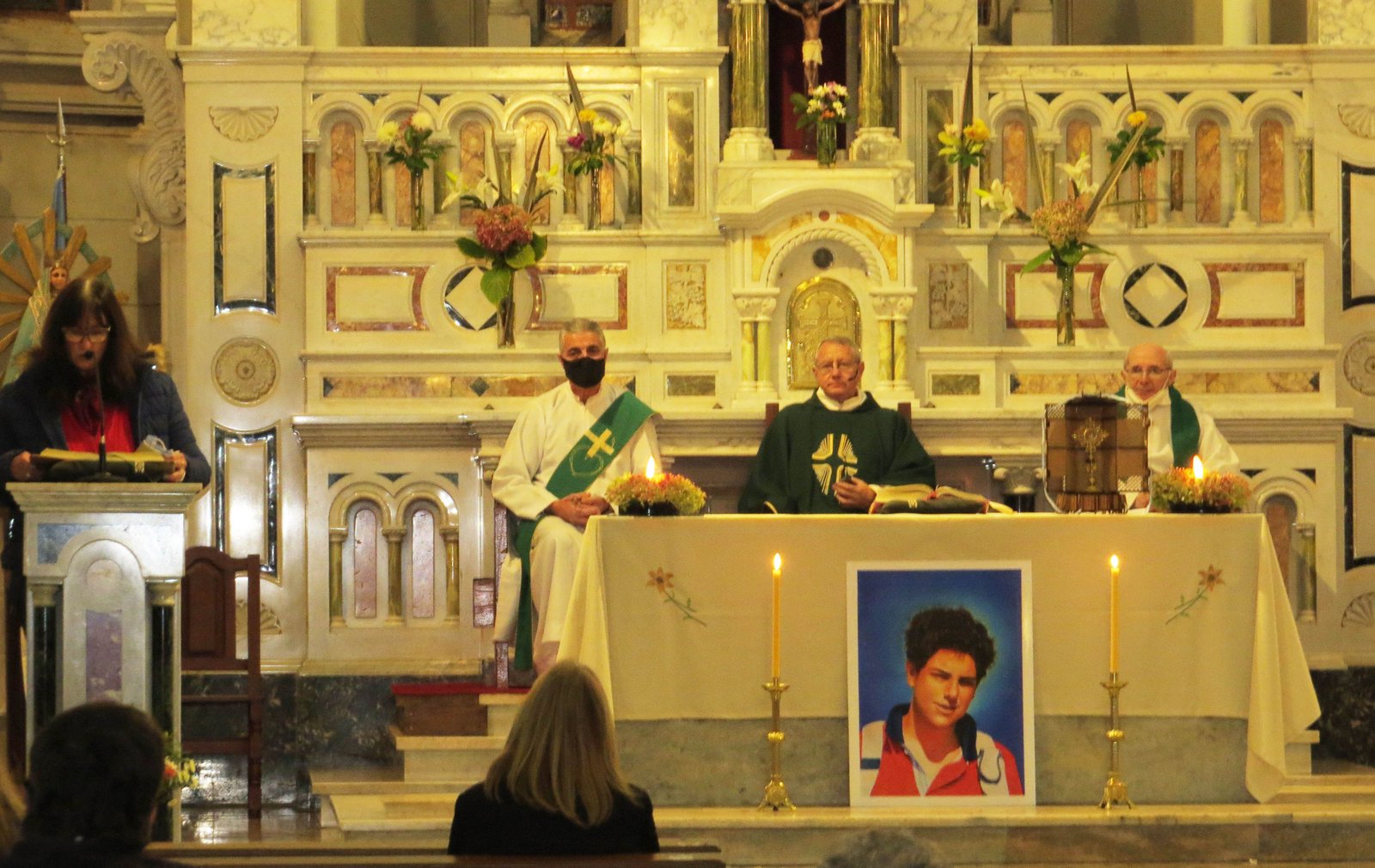 Se expone en la Parroquia San José una reliquia de Carlo Acutis