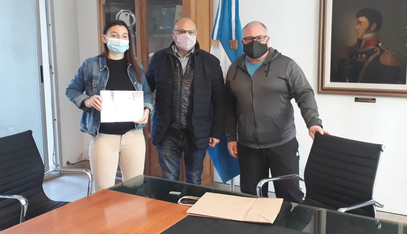 El Intendente recibió a Juana Crotto, futbolista que milita en Boca Juniors