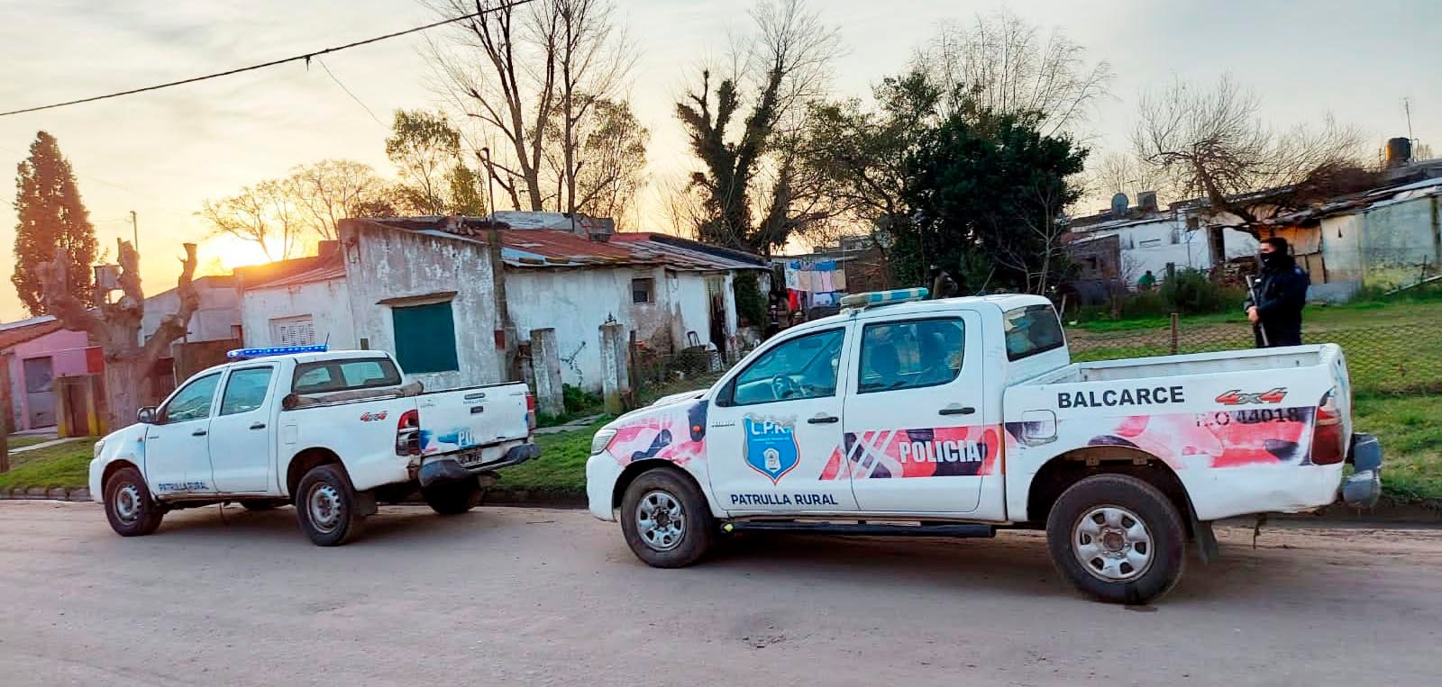 Puestero mató a tiros a dos perros y amenazó a sus propietarios