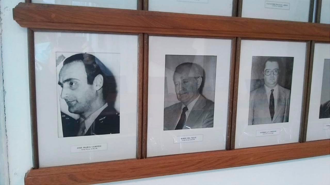 Crece la polémica por el pedido de sacar las fotos de exintendentes "de facto" de la Municipalidad