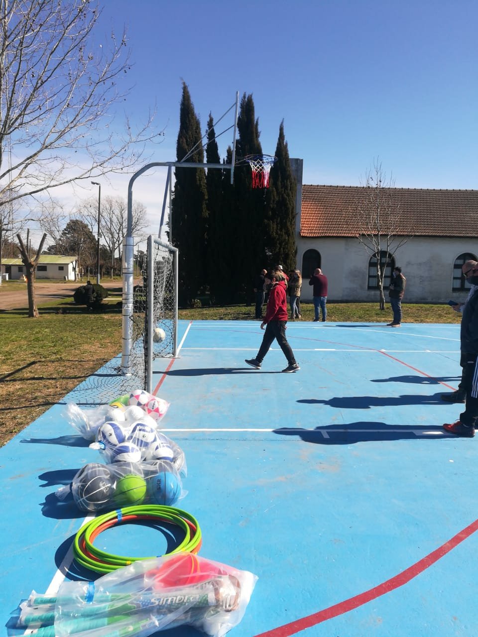 Napaleofú ya cuenta con su playón deportivo