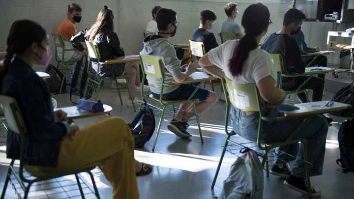 Habrá "presencialidad plena" en las escuelas desde el 1 de septiembre