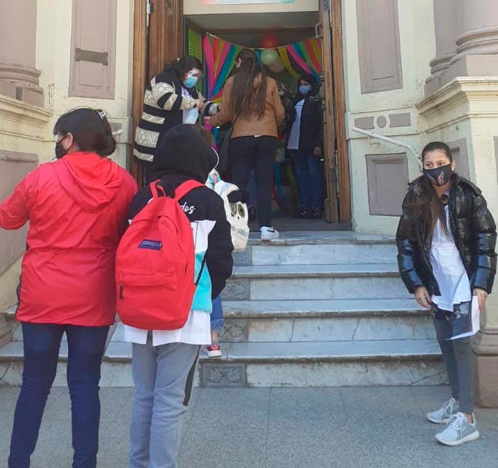 Alumnos de la E.P. N° 1 volvieron a las clases presenciales en la sede de la Asociación Italiana