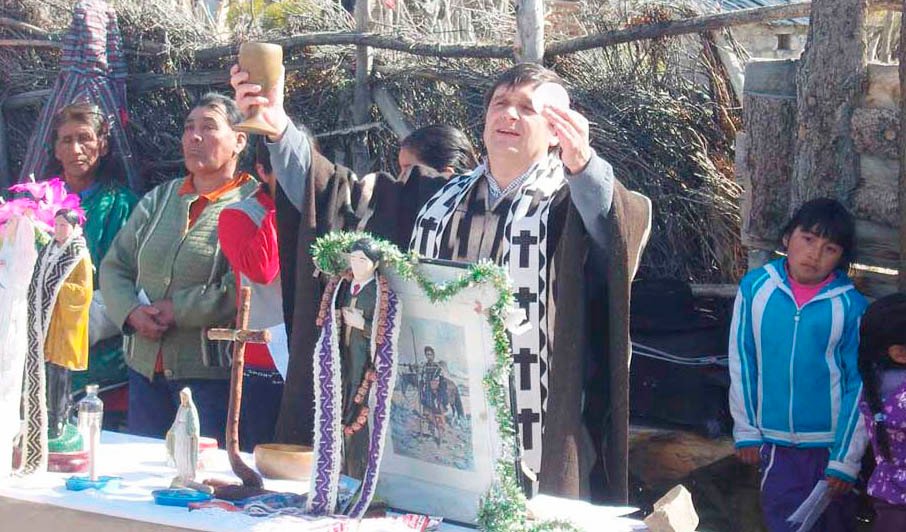 El Padre D’Orfeo mantiene y fomenta, desde hace 25 años el lazo afectivo entre Balcarce y Loncopué