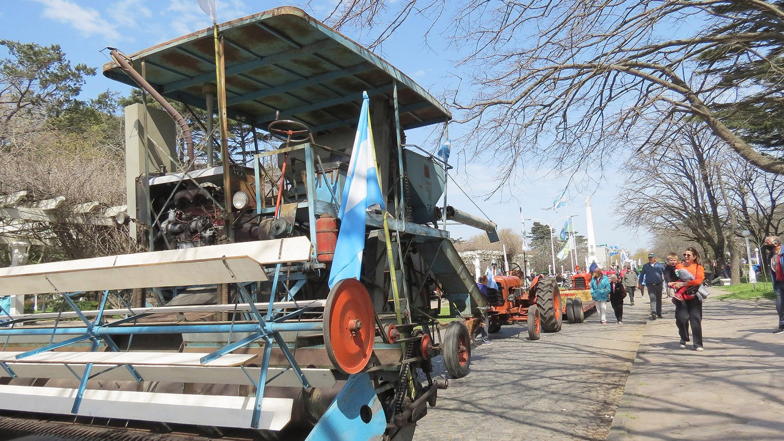 Balcarce vivió ayer un “tractorazo” festivo