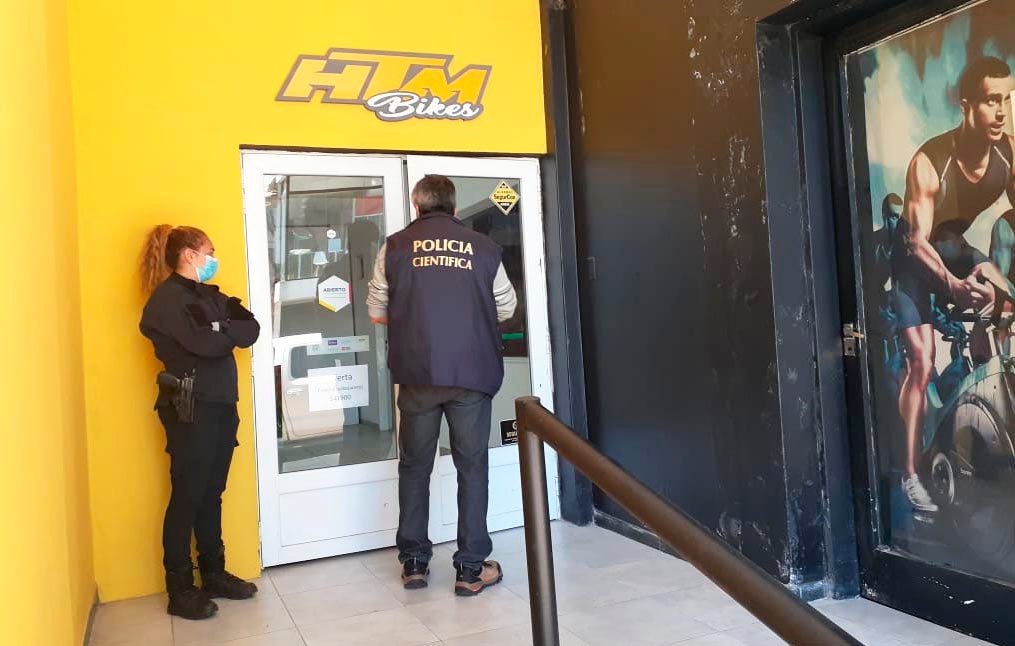 Les robaron 5 bicicletas  a diez días de haber abierto el local