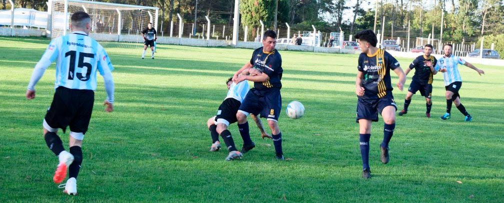 Racing: goleada y continuidad en lo más alto de las posiciones