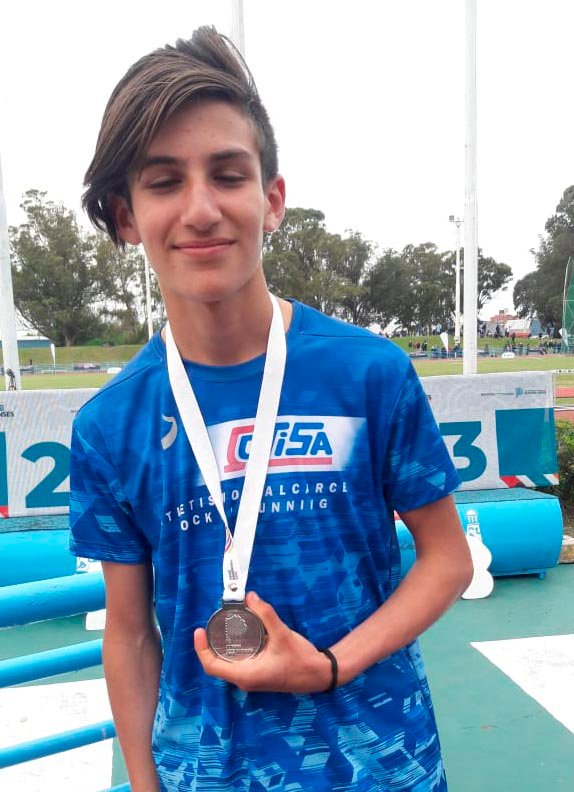 En atletismo, Matías Charmelo Balatti consiguió la presea plateada para Balcarce