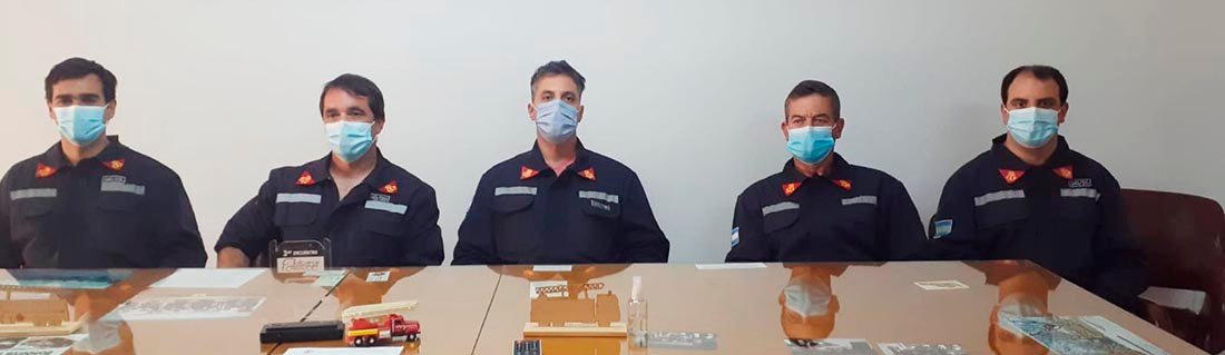 Bomberos salvaron a una persona de morir electrocutada en pleno incendio