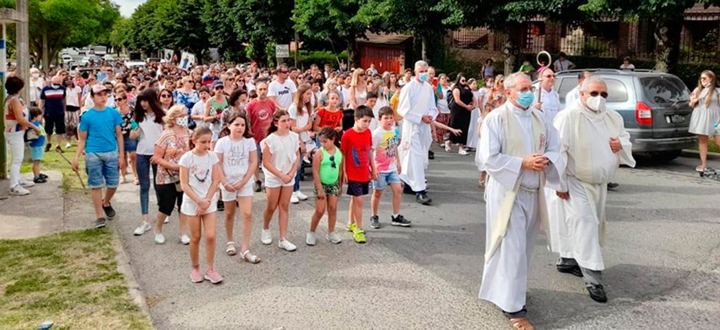 Decenas de jóvenes reivindicaron su fe durante la “Marcha de la Esperanza”