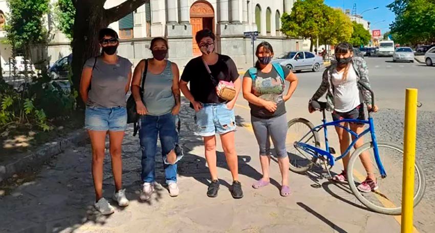 Vecinos reclaman por la provisión de agua potable
