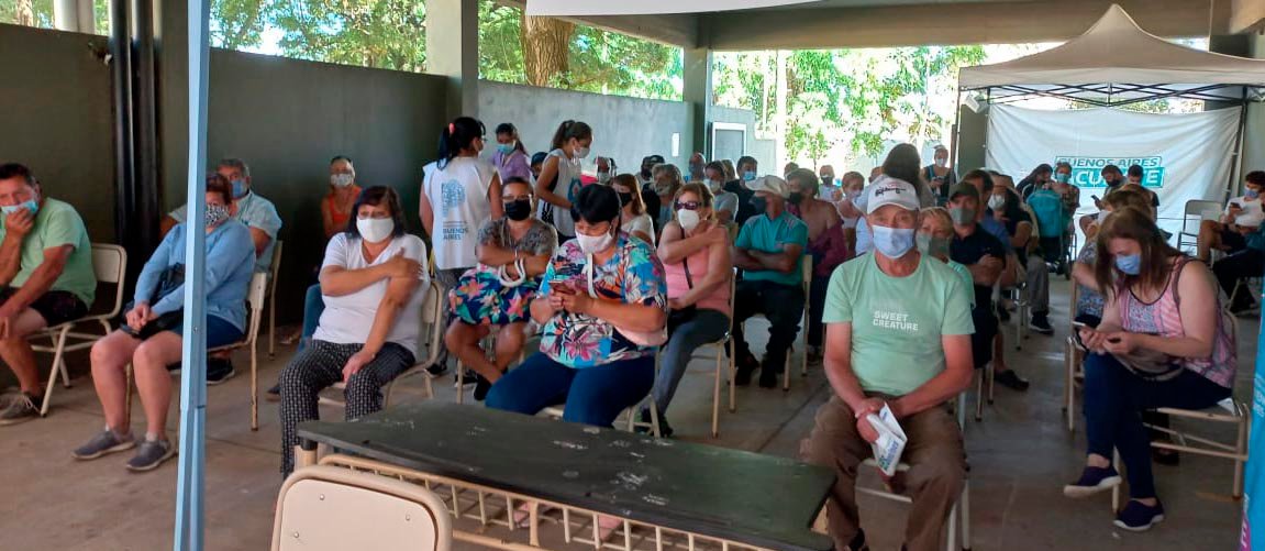 Tercera dosis libre para mayores de 40 años