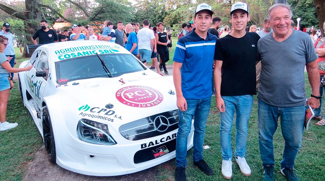 Agustín y Leonel Tambascio presentaron el auto con el que correrán en el Top Race Series