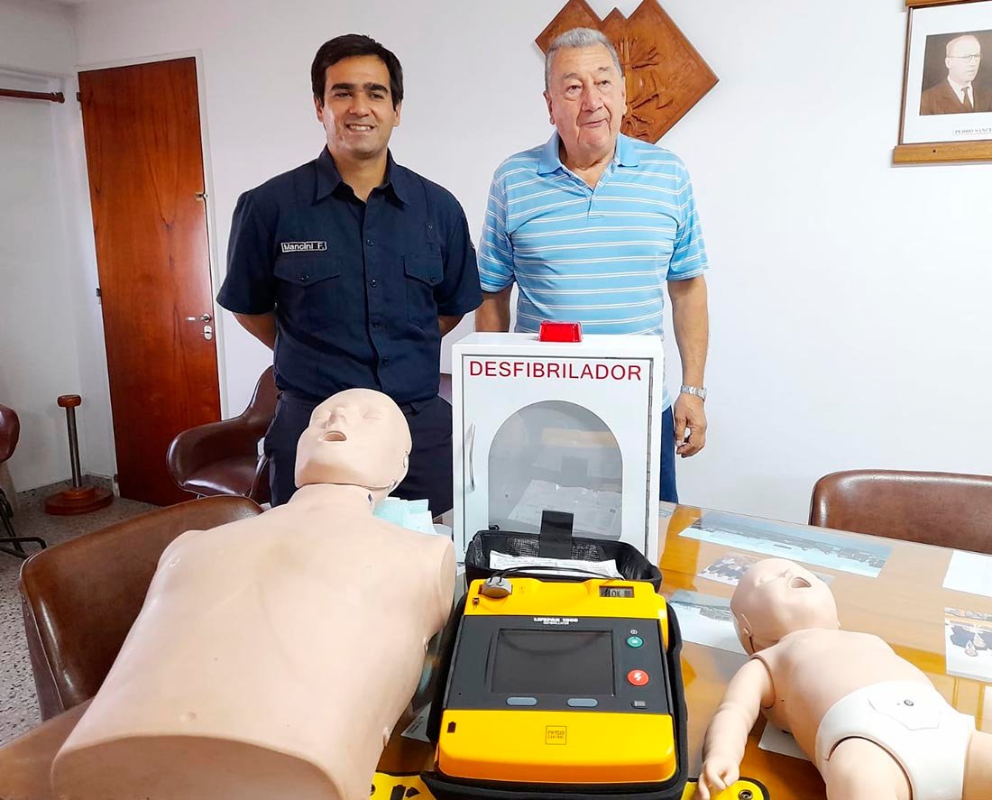 La Asociación Bomberos Voluntarios adquirió un desfibrilador para el Destacamento de San Agustín